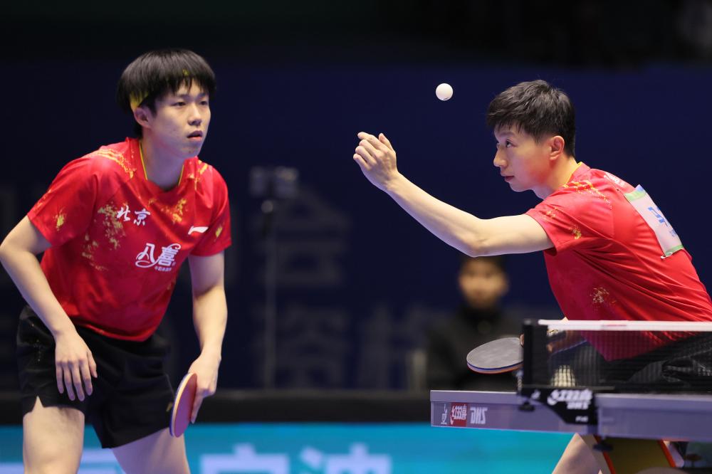 显得过度依 显得过度依